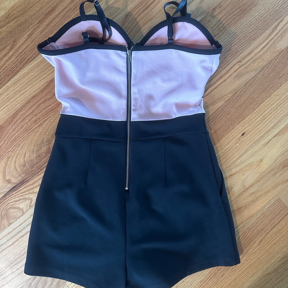 Entry Romper Size S - Picture 2 of 2